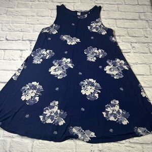 Old Navy Navy Blue Floral Casual Sleeveless Dress. Wear with denim shirt/jacket!